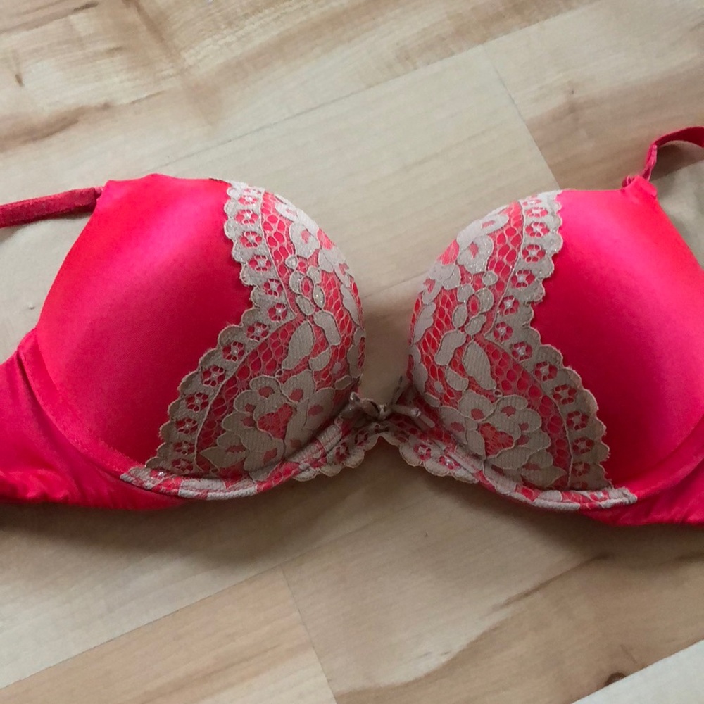 VS Bombshell Plunge Bra
